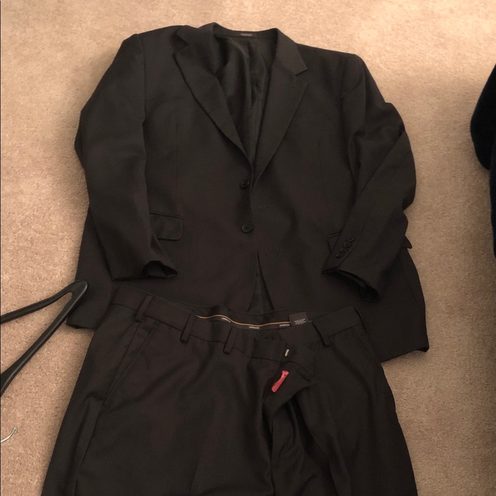 Arrow Men's Black Two-Piece Suit Set